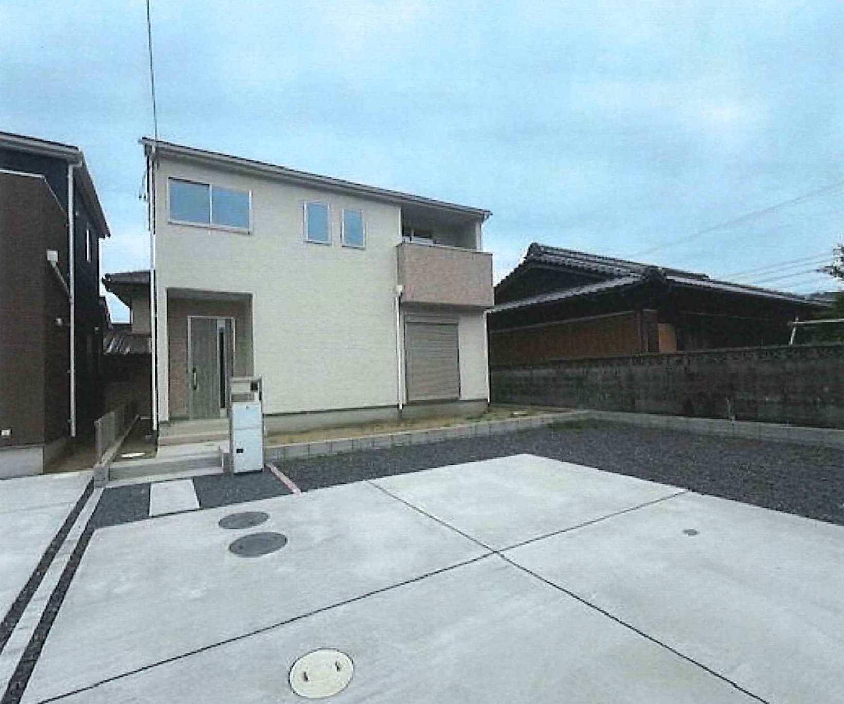 亀山市阿野田町　新築戸建て　全３棟　2,090万円　☆1・2号棟　成約済、最終1棟