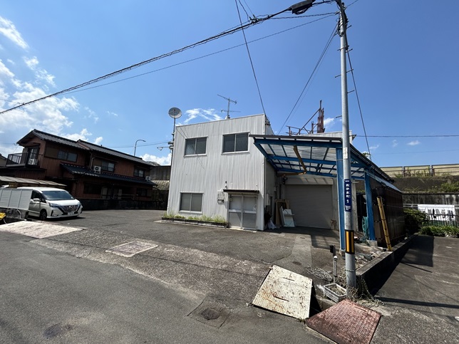 四日市市西伊倉町　倉庫・事務所　1985万円